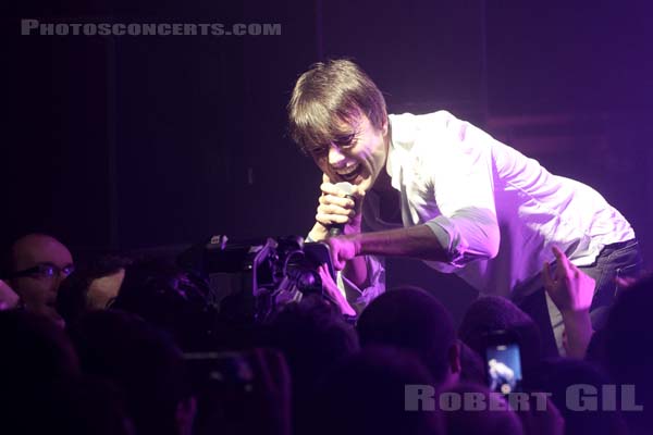 SUEDE - 2013-11-11 - PARIS - La Cigale - Brett Anderson